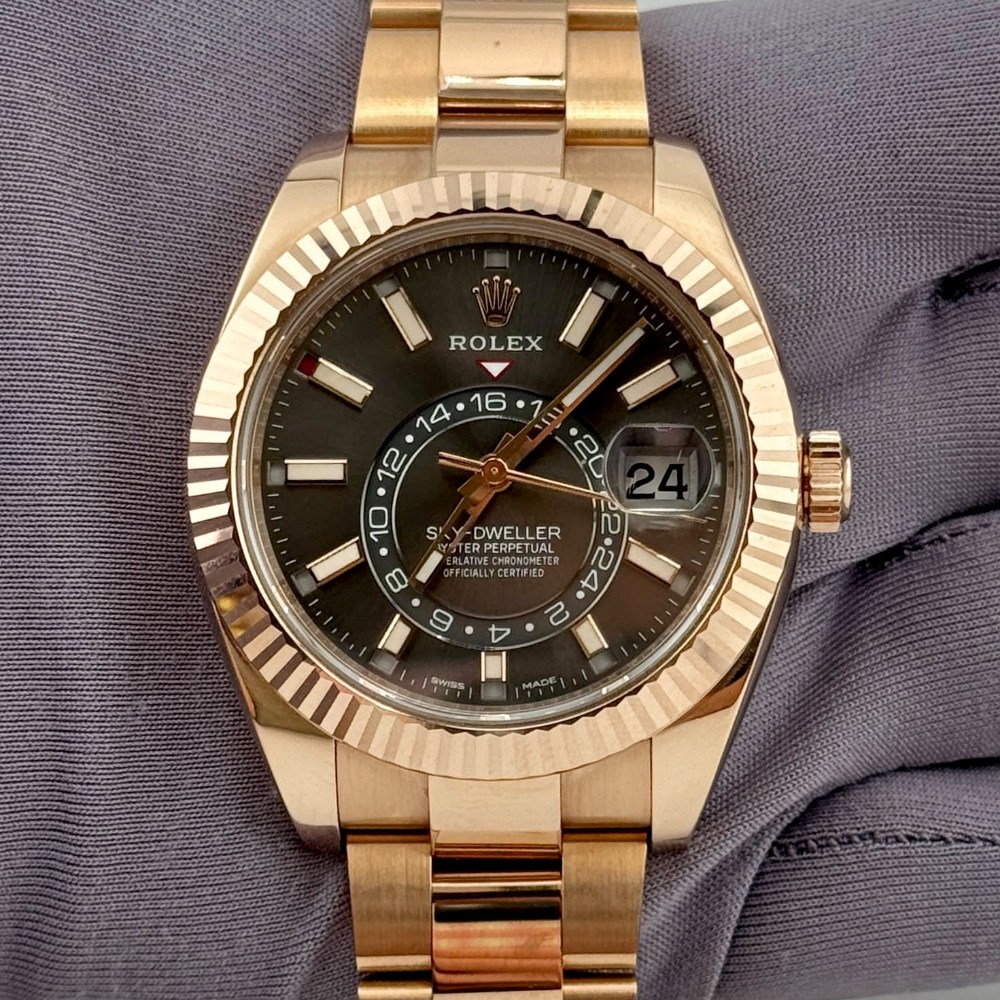 SKY-DWELLER
